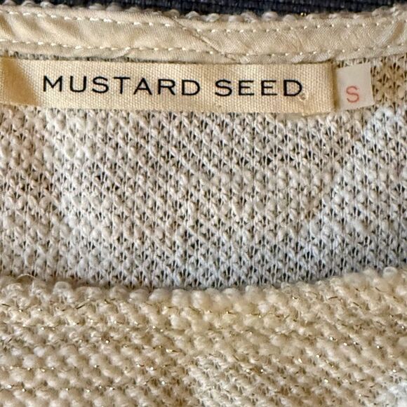 Mustard Seed Woman’s Nubby Gold Thread White Top with Stud Detail. Size Small. - Picture 6 of 7